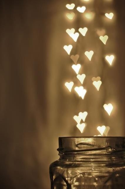 Oče, ki ljubi: BLAGOSLOVE DOBIMO OD OČETA, KI LJUBI, KI POIŠČE PRAVE POVEZAVE Z LJUDMI, KI NEKAJ IMAJO, KAR LAHKO DAJO. VSI NEKAJ IMAMO, KAR LAHKO DAMO, VSI... (Foto: Pinterest)